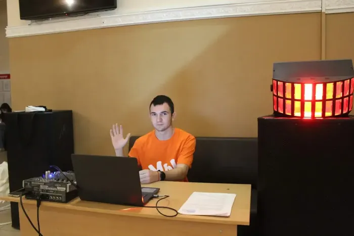 i - 2026-04-15T115402.588