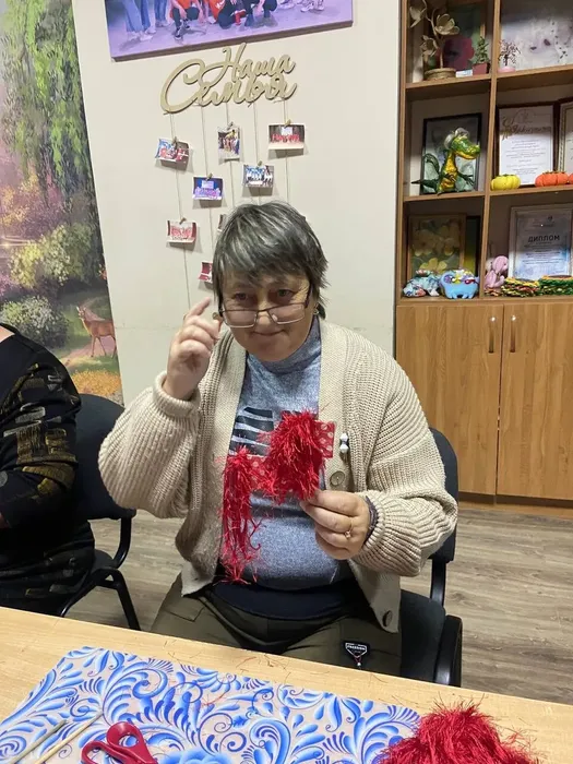 i (72)